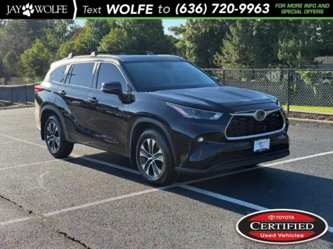Black 2022 Toyota Highlander XLE for sale in Ballwin, MO