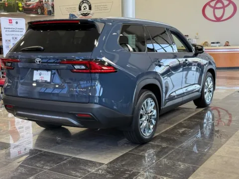 Photos of 2025 Toyota Grand Highlander Platinum for sale in Ballwin, MO at Jay Wolfe Toyota of West County