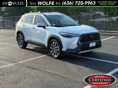 White 2022 Toyota Corolla Cross XLE for sale in Ballwin, MO