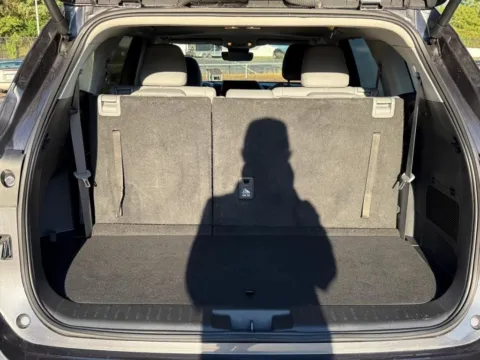 More photos of 2025 Toyota Highlander XLE at Jay Wolfe Toyota of West County, MO