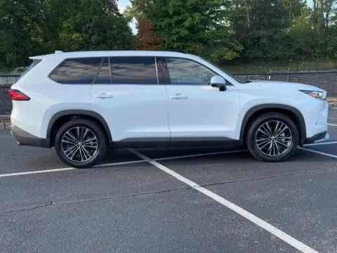 Photos of 2024 Toyota Grand Highlander Hybrid MAX Platinum for sale in Ballwin, MO at Jay Wolfe Toyota of West County