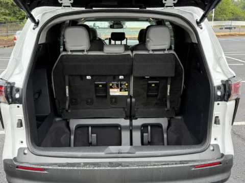 More photos of 2025 Toyota Sienna XLE at Jay Wolfe Toyota of West County, MO
