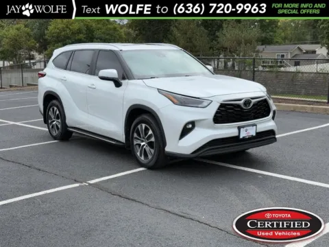 White 2023 Toyota Highlander XLE for sale in Ballwin, MO