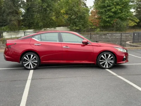 Photos of 2020 Nissan Altima 2.5 Platinum for sale in Ballwin, MO at Jay Wolfe Toyota of West County