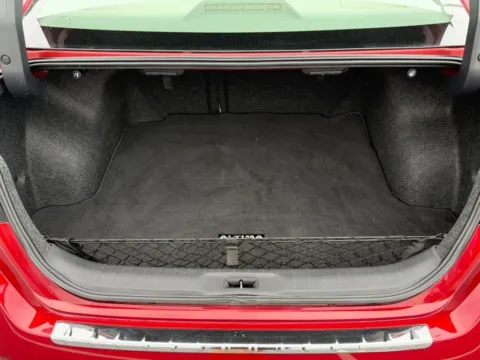 More photos of 2020 Nissan Altima 2.5 Platinum at Jay Wolfe Toyota of West County, MO
