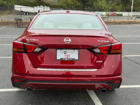 More photos of 2020 Nissan Altima 2.5 Platinum at Jay Wolfe Toyota of West County, MO