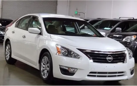White 2015 Nissan Altima 2.5 S for sale in Ballwin, MO