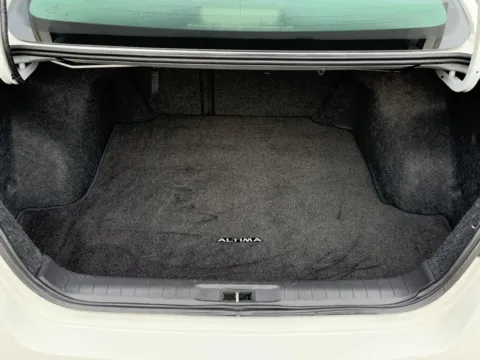 More photos of 2015 Nissan Altima 2.5 S at Jay Wolfe Toyota of West County, MO
