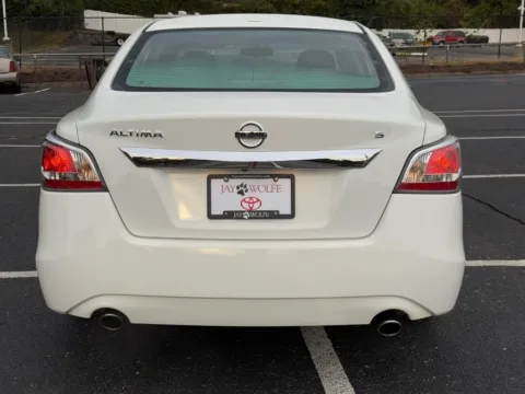 More photos of 2015 Nissan Altima 2.5 S at Jay Wolfe Toyota of West County, MO