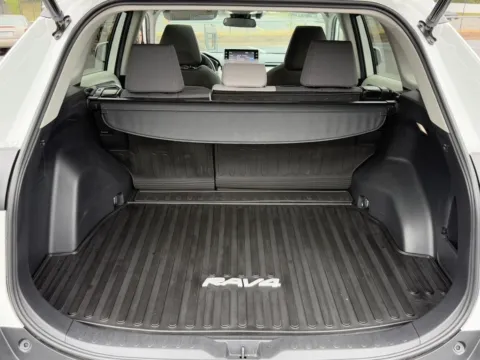 More photos of 2022 Toyota RAV4 XLE at Jay Wolfe Toyota of West County, MO
