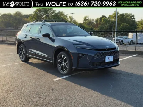 White 2025 Toyota Crown Signia XLE for sale in Ballwin, MO