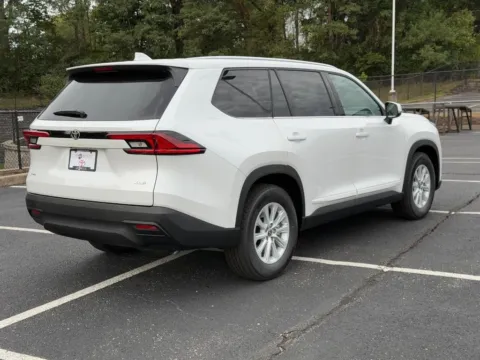 Another view of 2026 Toyota Grand Highlander XLE for sale in Ballwin, MO at Jay Wolfe Toyota of West County