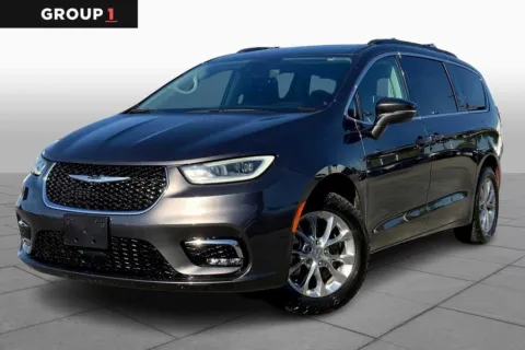 Gray 2022 Chrysler Pacifica Touring L for sale in Ballwin, MO