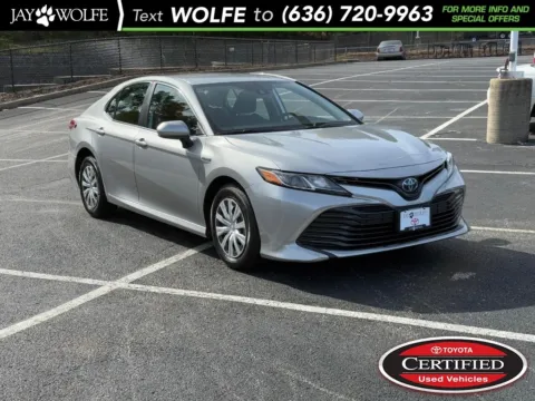 Silver 2020 Toyota Camry Hybrid LE for sale in Ballwin, MO
