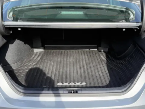 More photos of 2020 Toyota Camry Hybrid LE at Jay Wolfe Toyota of West County, MO