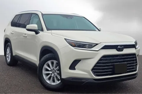 White 2024 Toyota Grand Highlander XLE for sale in Ballwin, MO
