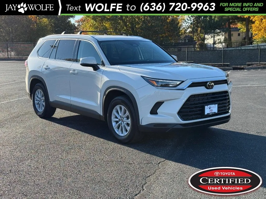 Used 2024 Toyota Grand Highlander XLE with VIN 5TDAAAB53RS003615 for sale in Kansas City