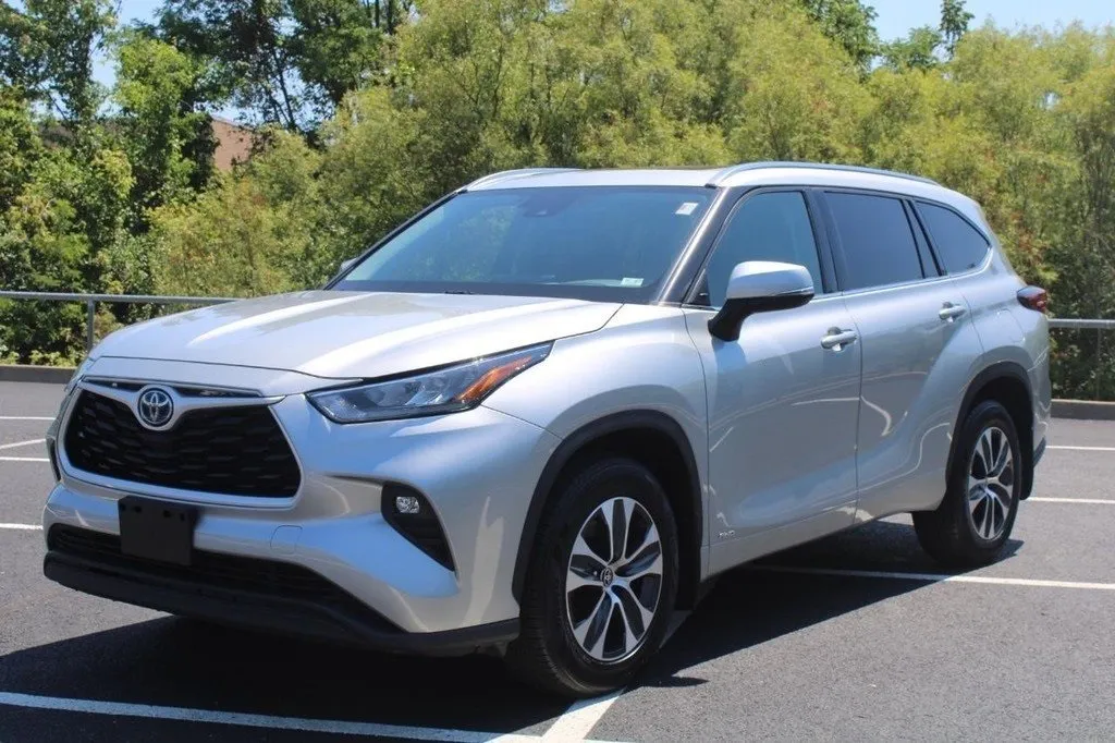 2022 Toyota Highlander XLE for sale in Ballwin, MO