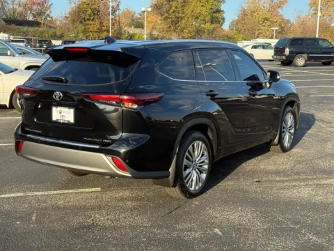 Another view of 2025 Toyota Highlander Platinum for sale in Ballwin, MO at Jay Wolfe Toyota of West County