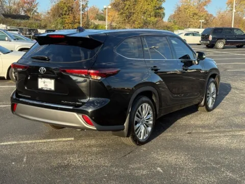 Another view of 2025 Toyota Highlander Platinum for sale in Ballwin, MO at Jay Wolfe Toyota of West County