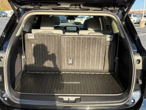 More photos of 2025 Toyota Highlander Platinum at Jay Wolfe Toyota of West County, MO