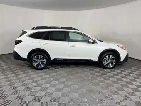 More photos of 2020 Subaru Outback Limited at Subaru Longview, WA