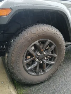 More photos of 2022 Jeep Gladiator Sport at Subaru Longview, WA