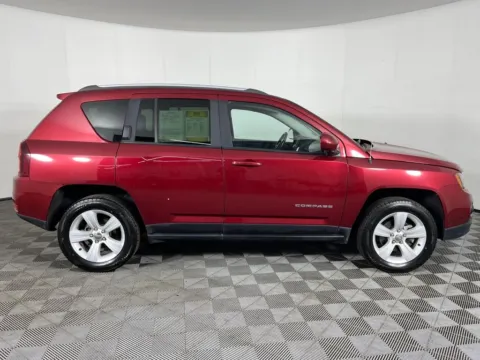 More photos of 2016 Jeep Compass Latitude at Subaru Longview, WA