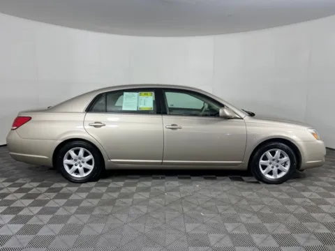 More photos of 2006 Toyota Avalon XL at Bud Clary Subaru Longview, WA