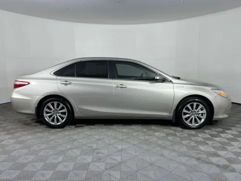 More photos of 2016 Toyota Camry Hybrid LE at Bud Clary Subaru Longview, WA