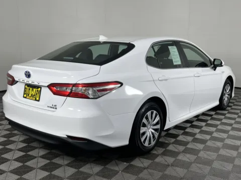 More photos of 2020 Toyota Camry Hybrid LE at Subaru Longview, WA