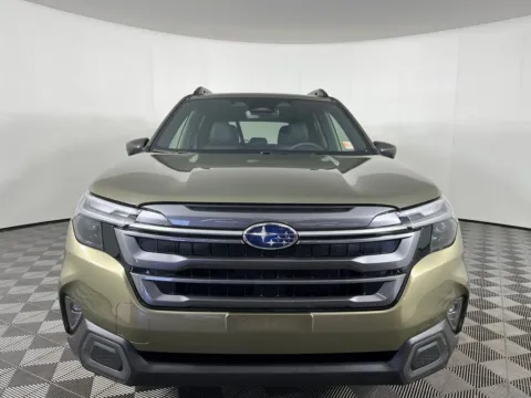 Photos of 2025 Subaru Forester Limited for sale in Longview, WA at Subaru Longview