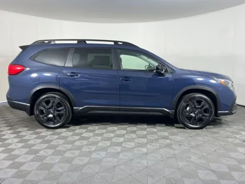 More photos of 2025 Subaru Ascent Onyx Edition at Subaru Longview, WA