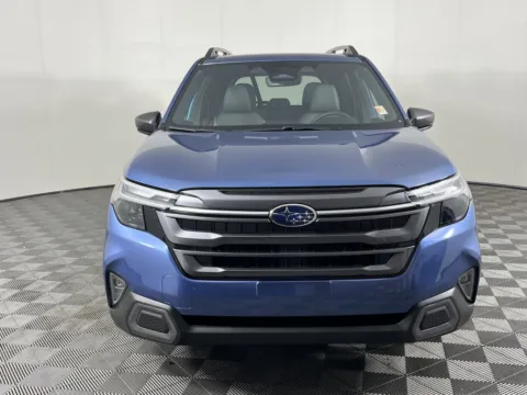 Photos of 2025 Subaru Forester Limited for sale in Longview, WA at Subaru Longview