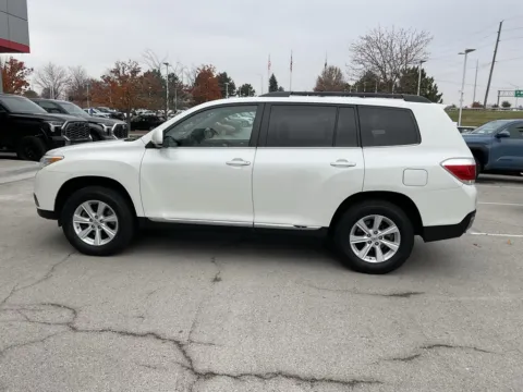 More photos of 2012 Toyota Highlander SE at Jay Wolfe Toyota, MO