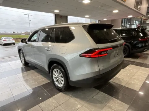 More photos of 2025 Toyota Grand Highlander XLE at Jay Wolfe Toyota, MO