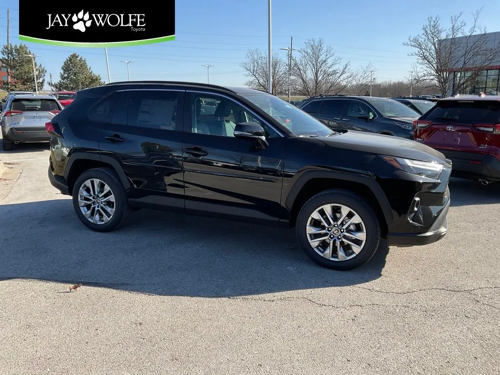 2025 Toyota RAV4 XLE Premium for sale in Kansas City, MO