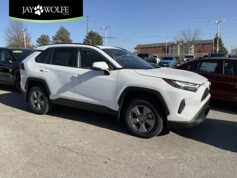 White 2025 Toyota RAV4 Hybrid XLE for sale in Kansas City, MO