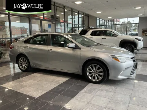 Silver 2016 Toyota Camry XLE for sale in Kansas City, MO
