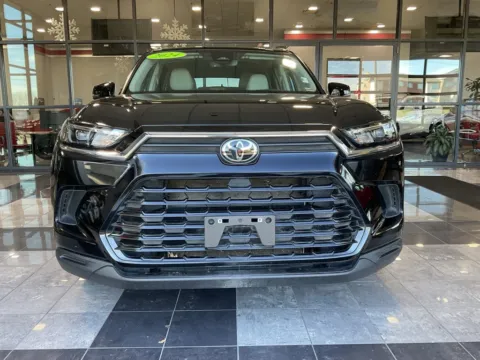 Photos of 2024 Toyota Grand Highlander XLE for sale in Kansas City, MO at Jay Wolfe Toyota