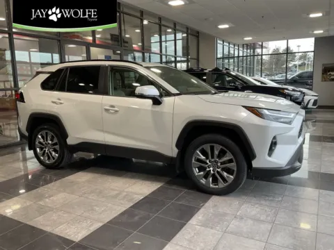 White 2023 Toyota RAV4 XLE Premium for sale in Kansas City, MO