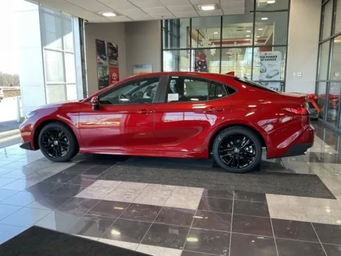 More photos of 2026 Toyota Camry SE at Jay Wolfe Toyota, MO