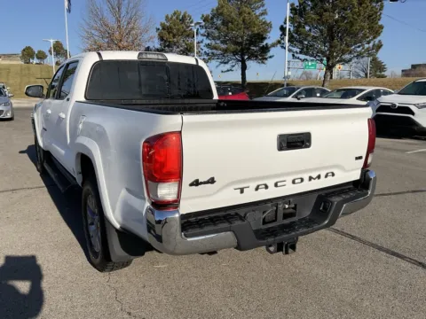 More photos of 2019 Toyota Tacoma SR5 at Jay Wolfe Toyota, MO