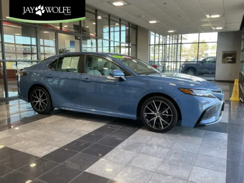 Blue 2023 Toyota Camry SE for sale in Kansas City, MO