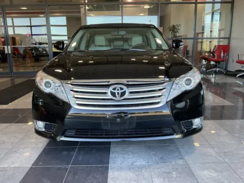 Photos of 2012 Toyota Avalon Limited for sale in Kansas City, MO at Jay Wolfe Toyota