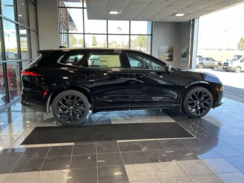 More photos of 2025 Toyota Crown Signia Limited at Jay Wolfe Toyota, MO