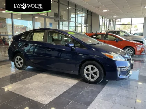 Blue 2015 Toyota Prius Three for sale in Kansas City, MO