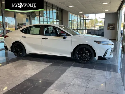 White 2026 Toyota Camry SE Nightshade for sale in Kansas City, MO