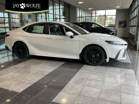 White 2026 Toyota Camry SE for sale in Kansas City, MO