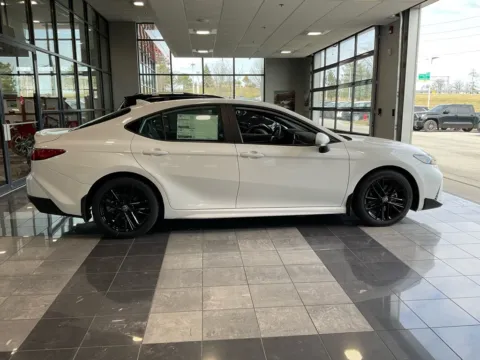 More photos of 2026 Toyota Camry SE at Jay Wolfe Toyota, MO